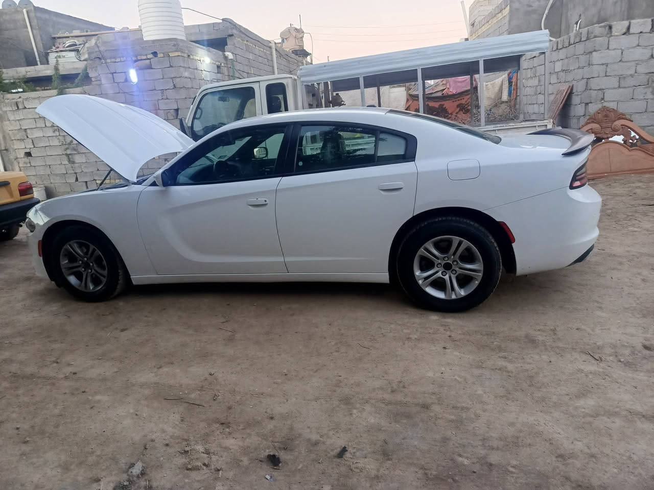 السلام عليكم دوج جارجر 2019 أصل  مشروع وطني بصره  سيارة جاهزه مشايه ٩٤  سنويه لحد 2030   تبديل قطعه وحده فقط جاملغ أمامي بجهت سايق   رقم    ***********
