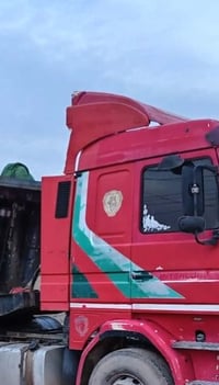 كاسحة وزعانف للبيع مال اسكانيا ١٤٣ ٠٧٨٠٢٤٤٩٤٠٠