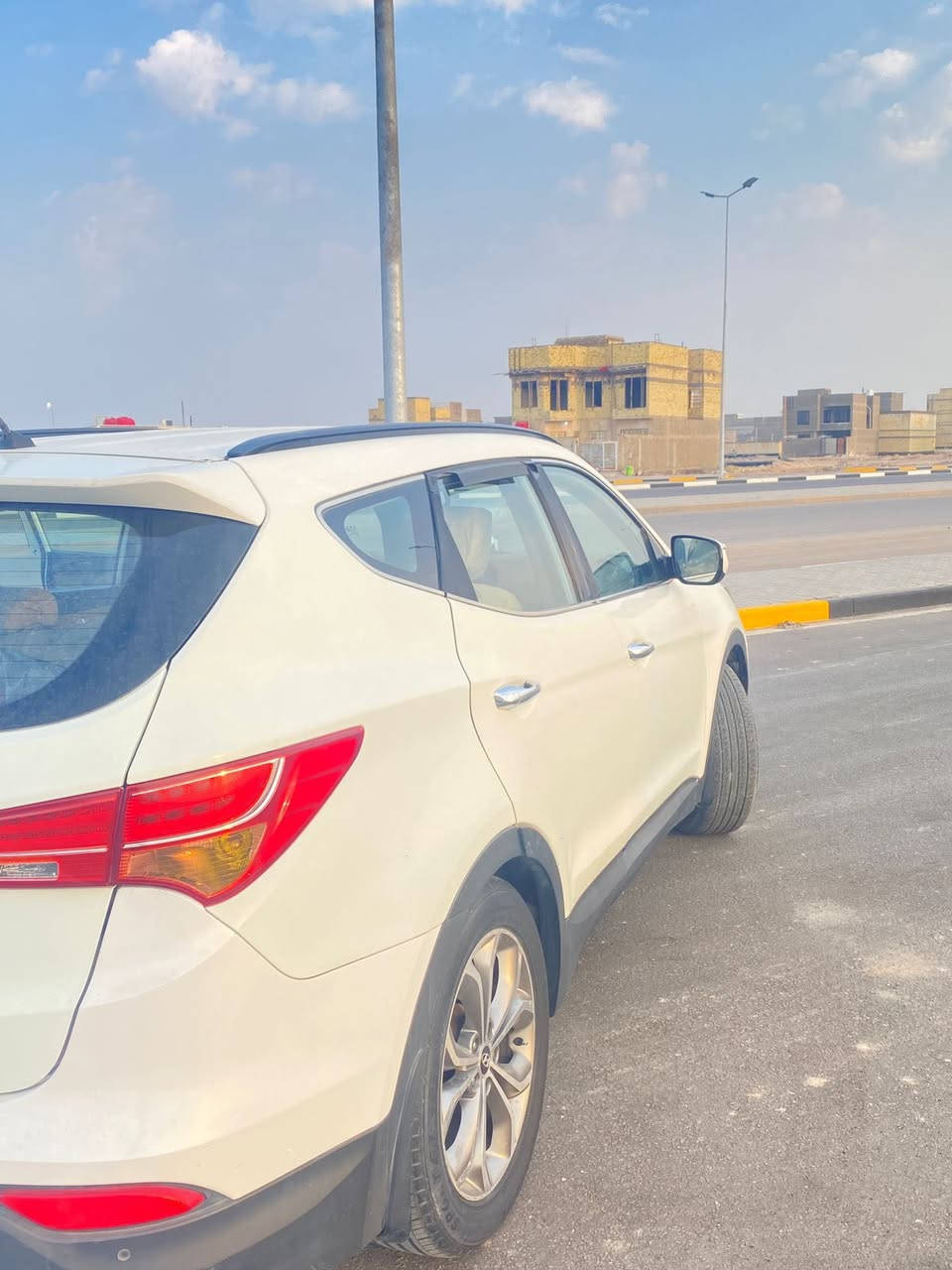 سلام عليكم 
سياره سنتافيه مديل 2013  
مكينه ٢٤٠٠ مكينه كير كفاله حداده خير من الله 
ضربتهه جاملغ الأمامي ولخلفي وصندوق تبديل 
كهربائيات شغاله تبريد تدفئه لايت زنون 
سياره بأسم شركه فيصل بأربيل لسعر ١٤٠ وبيهه مجال 
مكاني البصره القبله ***********
