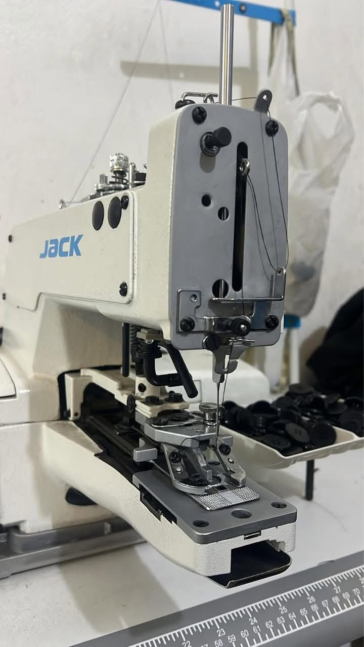 سيت الگ ودكم ( جاك الاصلي )

استخدام قليل جداً 
نظافه ٩٩ بالميه 

للاستفسار واتساب على الرقم ***********
