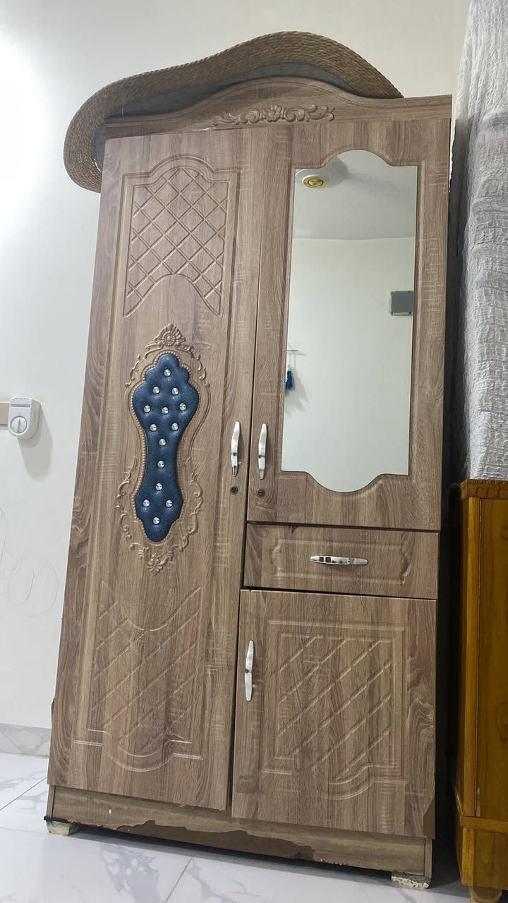 قنصورين واحد ابواب وثاني سلايت ثنينهم ٧٥
ثلاجه غرفه صغيره مابيها شي جمد ونظيفه سعرها ٤٠ 
وسرير حديد نظيف سعره ٣٥ 

مكاني موصل جانب الايمن


**إذا كنت صاحب هذا الإعلان وتريد حذفه لأي سبب، رجاءا أرسل رسالة إلى الدعم الفني**