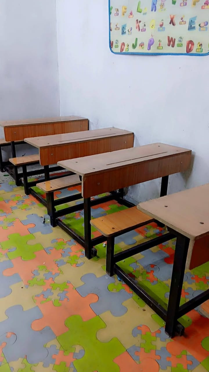 غراض معهد للبيع 
سبلت طن ونص 250
فاترينا 50
رحلات الوحده 25

ميز اطفال دائري مع كراسي
كونفيرات نظيفات ع 50 الوحده
نص تخم جديد استعمال قليل 175
لعبه فريره للأطفال ب125
ترامبولين نظيف 75
زحليكات اثنين الوحده ب50
مكان الشعب حي التجار تواصل ***********
