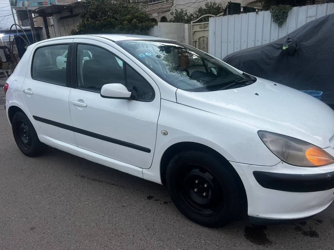 السلام عليكم
بيجو 307
رقم بغداد الدولي سنوية لغاية 2030
كير مكينة جيدة جدا 
تدفئة تبريد تمام 
صدر خلفي أمامي جديد 
مكفولة من الضرر والتبديل 
رش عام سبب بعض الاماكن تشلع الصبغ 
كهربائيات جيدة جدا 
مابيهه نواقص 
السيارة مثل الصور واحلى 
العنوان بغداد حي العامل 
***********
