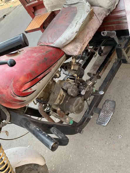 450 قفل شغاله وااي نقص مابيها 
مكاني العلاوي ***********
