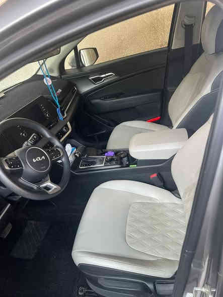 السلام عليكم 
***********
سبورتج 2023 امريكي
3 قطع صبغ بيه بنيد خارج العراق 
وبيها بابين بغداد
السياره ماشيه 50 
مواصفات عاديه 
السعر 195 وبيها مجال 
المكان بغداد شارع فلسطين
***********
