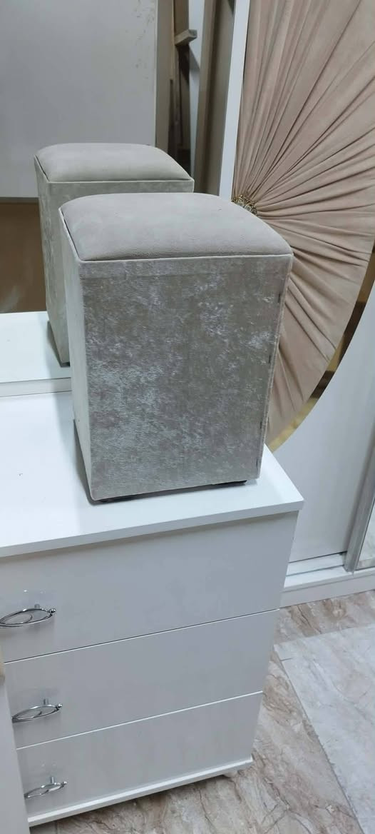 غرفه نوم اخو الجديد ما بيها عيب ٨ قطعه سعر ٣٧٥ قفله شراي تعال خاص يوجد توصيل ل محافظات يوجد كادر شده ونقل

الي عنده غرف نوم للبيع راسلوني *********** او اتصال ع رقم
