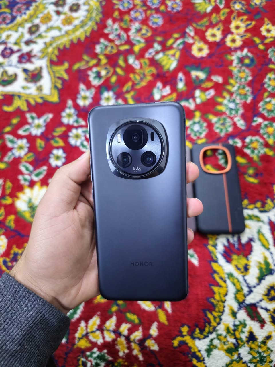 هونر ماجيك 6 نسخة صينية ذاكرة 256 للبيع فقط السعر 500 مكاني البصرة لايوجد توصيل ***********
