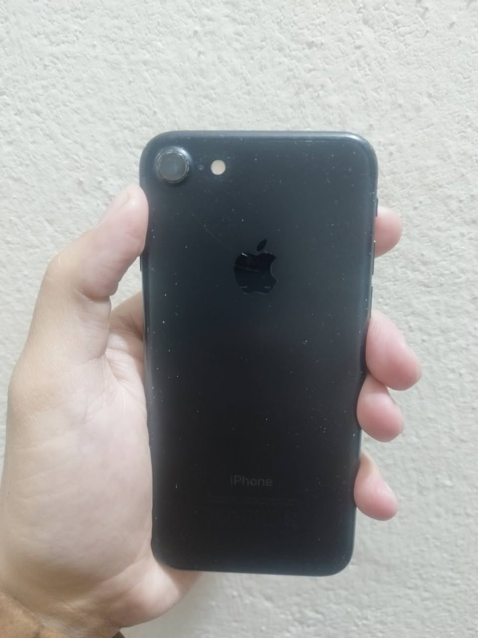 ايفون 7 العادي
بيه ضربه بالكلاسه مماثره ع شاشه
بطاريه 100 مبدل بس بطاريه
ذاكره 32
البصمه شغاله
السعر 55
***********
