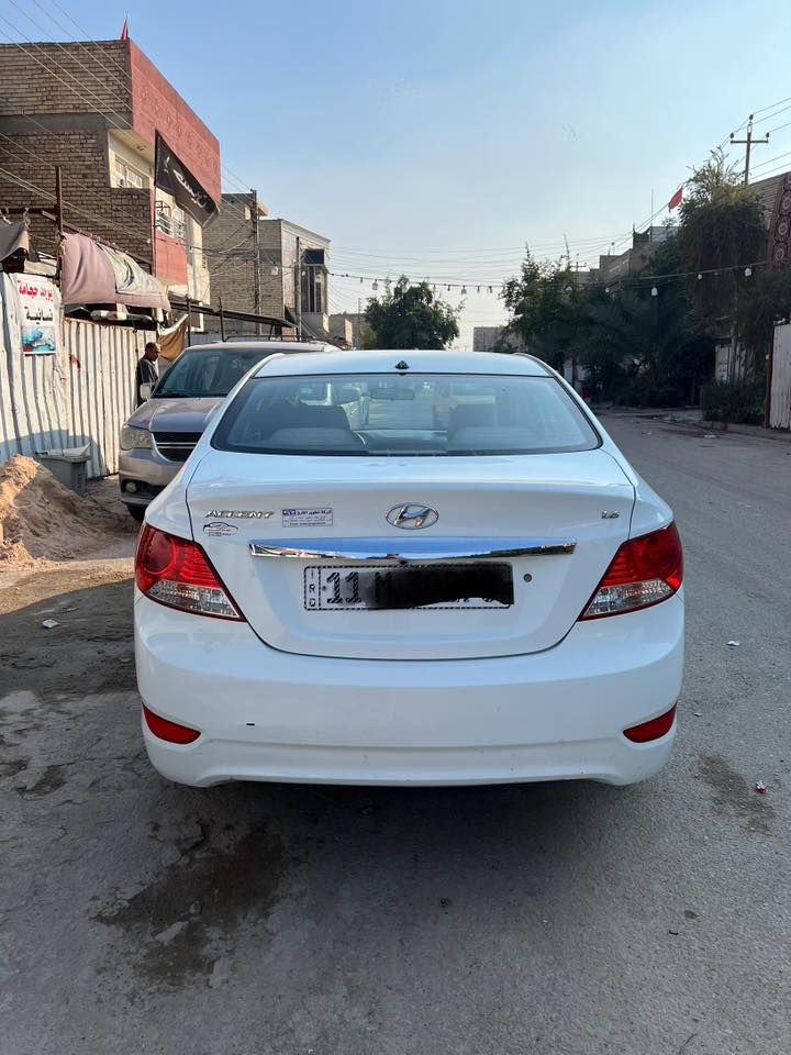 السلام عليكم
اكسنت 2015 خليجي فول ماشية 98
سيارة نضيفة بمعنى الكلمة بسمي 
تحويل مباشر مكفولة عدا بارد باب 
خلف السائق مكينه كير ممفتوحات 
السعر 115 وبيه مجال بسيط
السونار مرفق بل صور
***********
