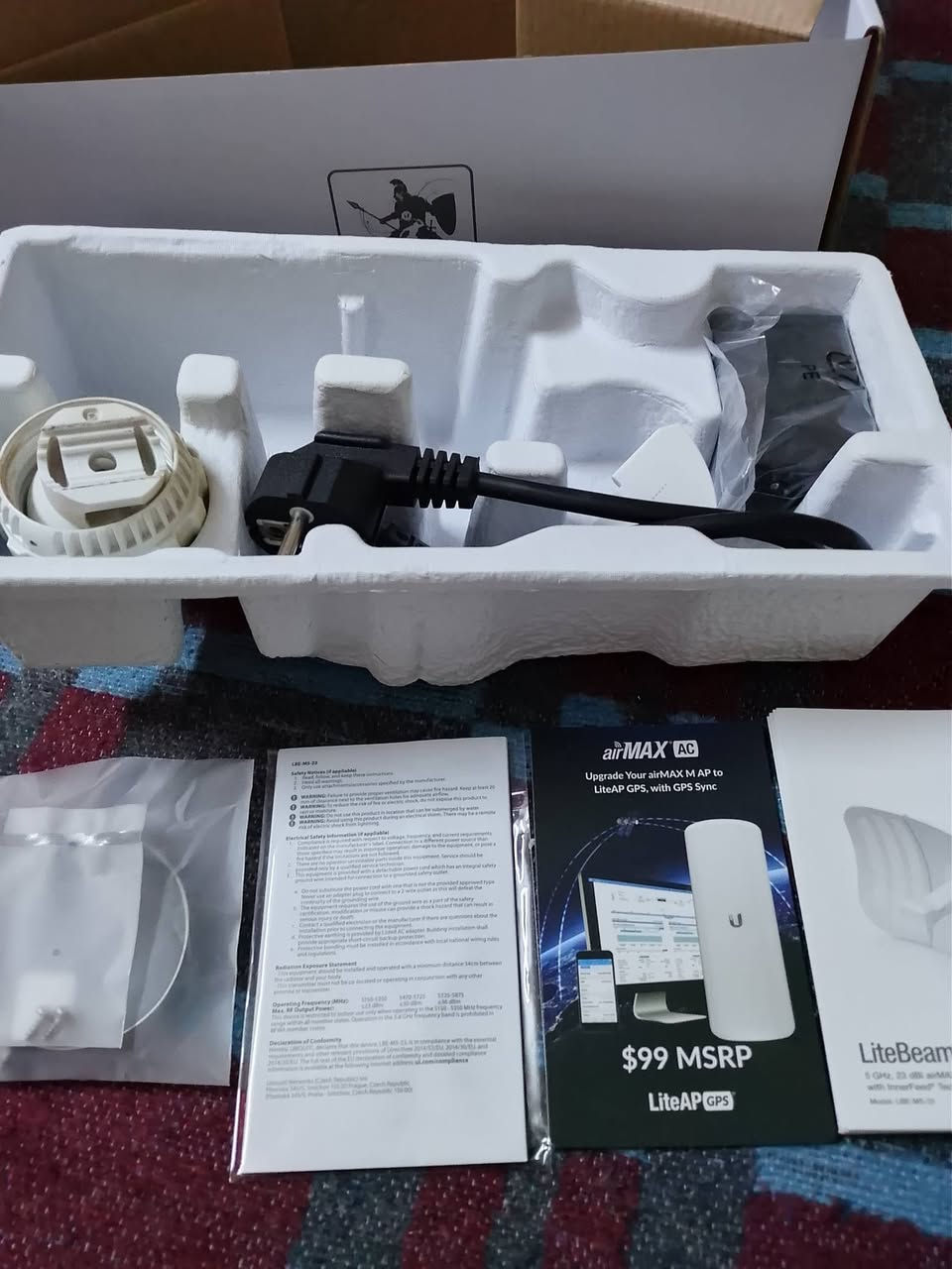 السلام عليكم برج نيت للبيع جديد بل كارتون مشتغل 5 أشهر سبب البيع غلق محل استنساخ برج كامل هو وملحقاته للتواصل ***********
