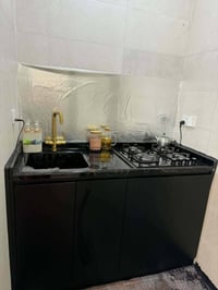 ٨ قطع • ورق • للبيع