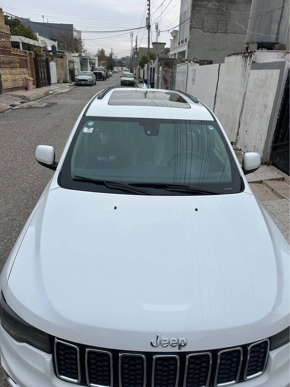 جيب لاريدو موديل ٢٠١٧ليميدت خه ليجي سفري ئيره يه بسته ك جاملغي سبوغه بي ناوگرتن هه م گياني له شه رت ٨٢مايل روشتوه  سعري ٢٦٢وه ره قه معامه لت يه كه م له هه وليرم *********** أربيل, العراق
