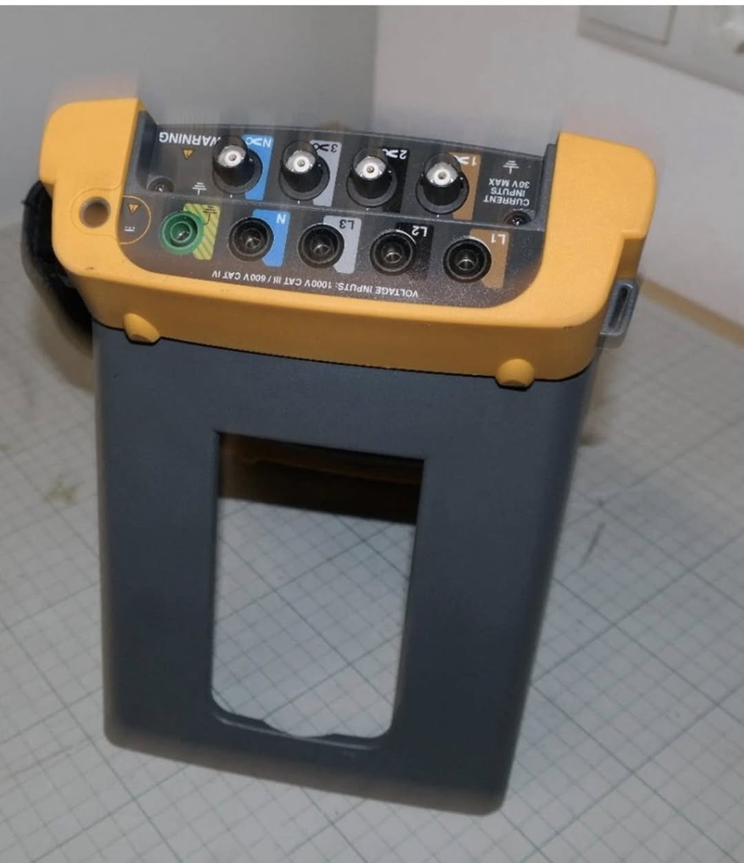 ⚡🔥 تريد جهاز قياس أصلي يشتغل وياك سنين بدون مشاكل؟ 🔥⚡

إذا أنت كهربائي، مهندس، فني صيانة أو تشتغل بالمجال الصناعي
لا تغامر بأجهزة تقليد ❌

اختار القوة والدقة من أجهزة قياس Fluke الأصلية ✅

✔️ دقة عالية بالقياس
✔️ أمان وحماية أثناء العمل
✔️ يتحمل الظروف القاسية بالموقع
✔️ جودة ألمانية/أمريكية معروفة عالمياً

أي موديل تحتاجه من أجهزة فلوك
ملتيميتر، كلامب ميتر، أجهزة فحص صناعية…
📩 تواصل ويانا واحنا نوفره إلك بأفضل سعر

📍 مكان تواجدنا: ألمانيا
🚚 نشحن للعراق – بغداد 
💛 تكاليف الشحن علينا

لا تضيع وقتك بأجهزة رخيصة تخرب بسرعة
استثمر بجهاز يعيش وياك 👌

📲 راسلنا خاص الآن

ويصلك كل جديد اشترك بالصفحة وسوي متابعة


**إذا كنت صاحب هذا الإعلان وتريد حذفه لأي سبب، رجاءا أرسل رسالة إلى الدعم الفني**