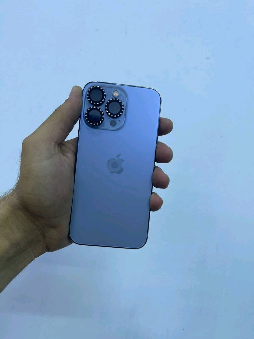 13 برو ذاكره 1 تيره يعني 1000 وبطاريته 90 
مستبدل شاشه درجه اولى تلث خيارات اصلي 
ب 575 للاستفسار ***********