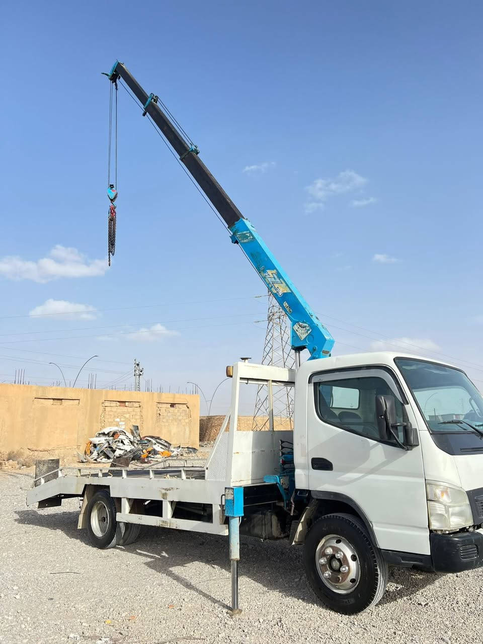 السلام عليكم للبيع كنتر موديل 2011 رقم اربيل بسمي تحويل مباشر
كرين سوبر زت 3سلايتات طنين و 500 كير اكسل خير من الله مكينه بيها تبخير تخم تاير ويل 17 ونص بيها طخه بل باب اليسره  جوه لايت ابيع كرين وابيع شاصي مكان الأنبار حديثه سعره175 وبي مجال لشراي ‏‏***********‏
