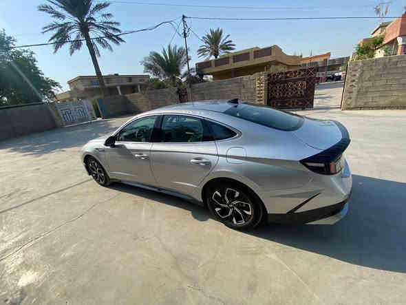 السلام عليكم
سوناتا اللبيع 
2025
السياره بدون ارباك 
ماشيه 9الف 
مرقم بغداد كامل مط
موديل 2025
موصفات sel
بصمه تشغل
تشغيل عن بعد 
السياره كشن كهرباء
كير تعليك 
شاشه ديجتل متصله
ابل كار بلي واندرويد اوتو 
لايت led
رادرات 360 درجه 
مكينه 2500 بدون تيربو
تحديد مسار 
توقف ذاتي 
حادث السياره خلفي بيه صبغ جزاء من الجاملع الخلفي + قبق جنطه تبديل وصبغ + وبغداد بيه طخه خفيفه با البنيد حيل حلوه وجديده سعر السياره 212 وبي مجال مكان السياره بغداد اللتواصل ***********
