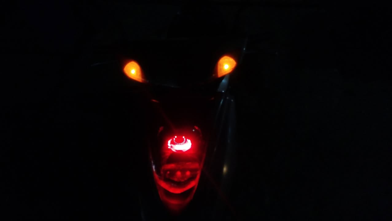 دراجه بريز مال بيت وعلى ايدي مرتبها المازده كلها لون اسود شكل وحش وبيها عدسه لايت فول شوف الفيديو وبيها عين الشيطان ومسويها دبل اشاره محرك خير من الله يعني الدراجه بالنسبه لشكلها ماكو منها بلبريز كلهاا هيه الوحيده فولل الدراجه رايدها ب600 وبيها مجال للطيبين✨***********
