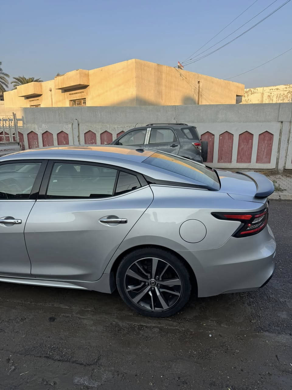 مرحبا حبايبي كل صور والسونار مسوي جديد كبل كم يوم موجود مع صور مكان سياره بغداد العامريه
سعر ١٣٥ وبيه مجال حك جيه
***********
نيسان مكسيما 2020 SV
لون سلفر 
رقم اربيل باسمنه مو باسم شركة وتحويل مباشر 
ضرر امريكا سرقه الجاملغات الامامي والبنيد مطبوغات بدون لا شاصي لا لغد لابدنه ... والصندوك صارت بيها ضربه بغداد
تبديل قبغ جنطه نفس لون وصبغ دعاميه خلفيه  ايرباك ستيرن سستم
تدفئه كشنات 
محرك 6 سلندر 3.500 
كير 8 نمرا 
رادار امامي + حساسات امامي 
 تشغيل بصمه تشغيل عن بعد ابواب بصمه لايت وكشافات بكلايت فول led حساسات خلفيه + كامرا  
نقطه عمياء 
تبريد قطعتين 
كشنات جلد 
صدر امامي خلقي جديد 
منظومة بانزين + منظومة هواء ادامة كامله 
ماشيه 154.000 كيلو
