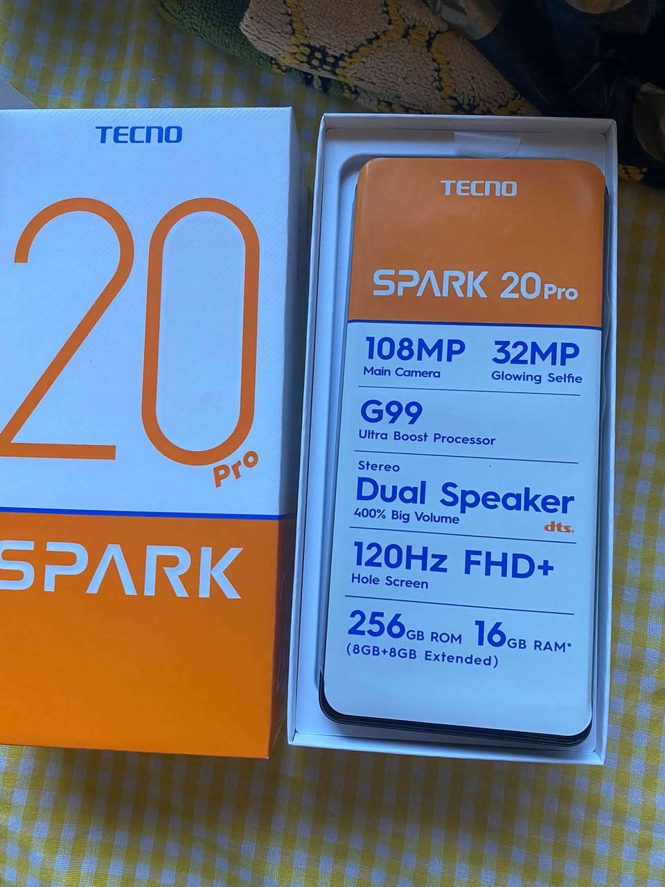 تكنو سبارك 20 برو 
‏ذاكره 256
‏بطاريه 5000
‏شاحن سريع 45 واط 
‏للبيع 150 الف مع كامل ملحقاته
‏جهاز نظيف جدا


**إذا كنت صاحب هذا الإعلان وتريد حذفه لأي سبب، رجاءا أرسل رسالة إلى الدعم الفني**