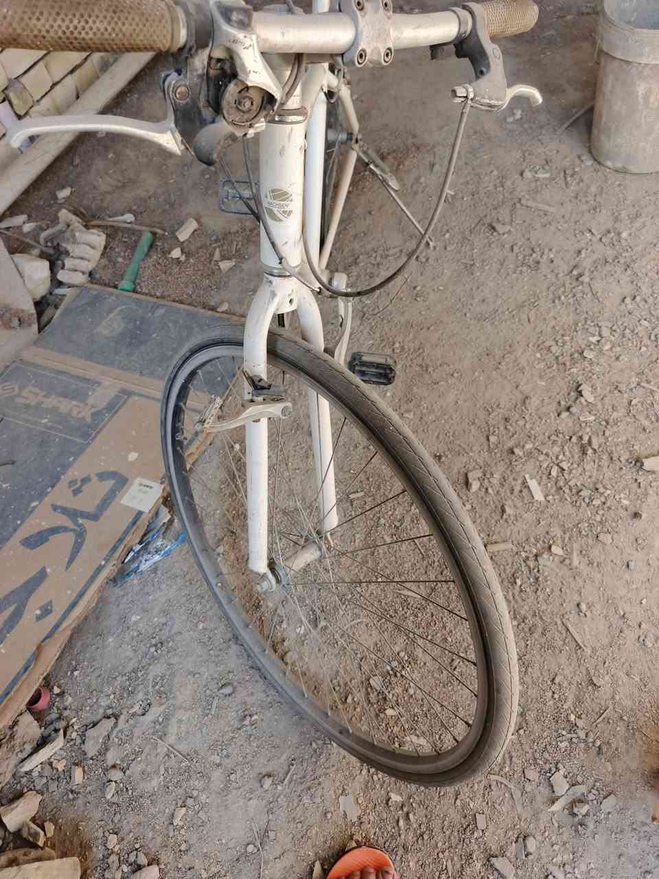 سلام عليكم باسكلc700 الماني الوزن مالته كليوين ونص رياضي مال سباق قيم وأخذ مكاني كربلاء كنطره السلام للاستفسار ع رقم ***********
