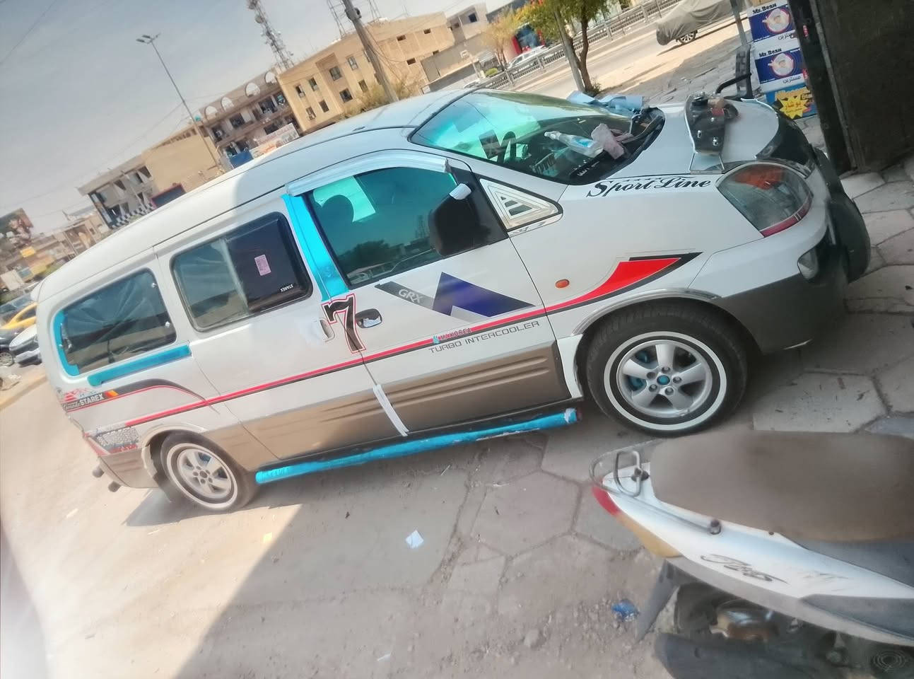 سلام عليكم ستاركس ام شوارب  كفاله بيهه بس بارد يم الباب صدر محرك خيط بخار توه شواصي نضاف تبريد ثلج داخل جديد سياحي اربعه دسك السعر 88وبيهه مجال سياره احله من صوره لاستفسار رقمي ***********
