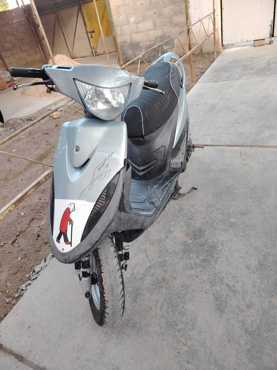 السلام عليكم ماكس عدله كلها بلاديه مختمه ختم واحد ويه المكينه بس شراي يجي وساب مكاني ابو الخصيب الاسمده ***********
سعر 800
