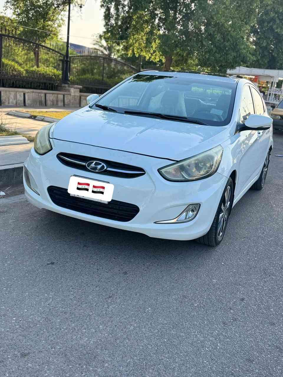 سلام عليكم
اكسنت مديل ١٥ رقم بغداد 
حجم المحرك 1600
بيه فقط قطعه وحده 
وبيه بارد 
السعر ٩٨وبيه مجال 
مكان بغداد سيديه 
***********
