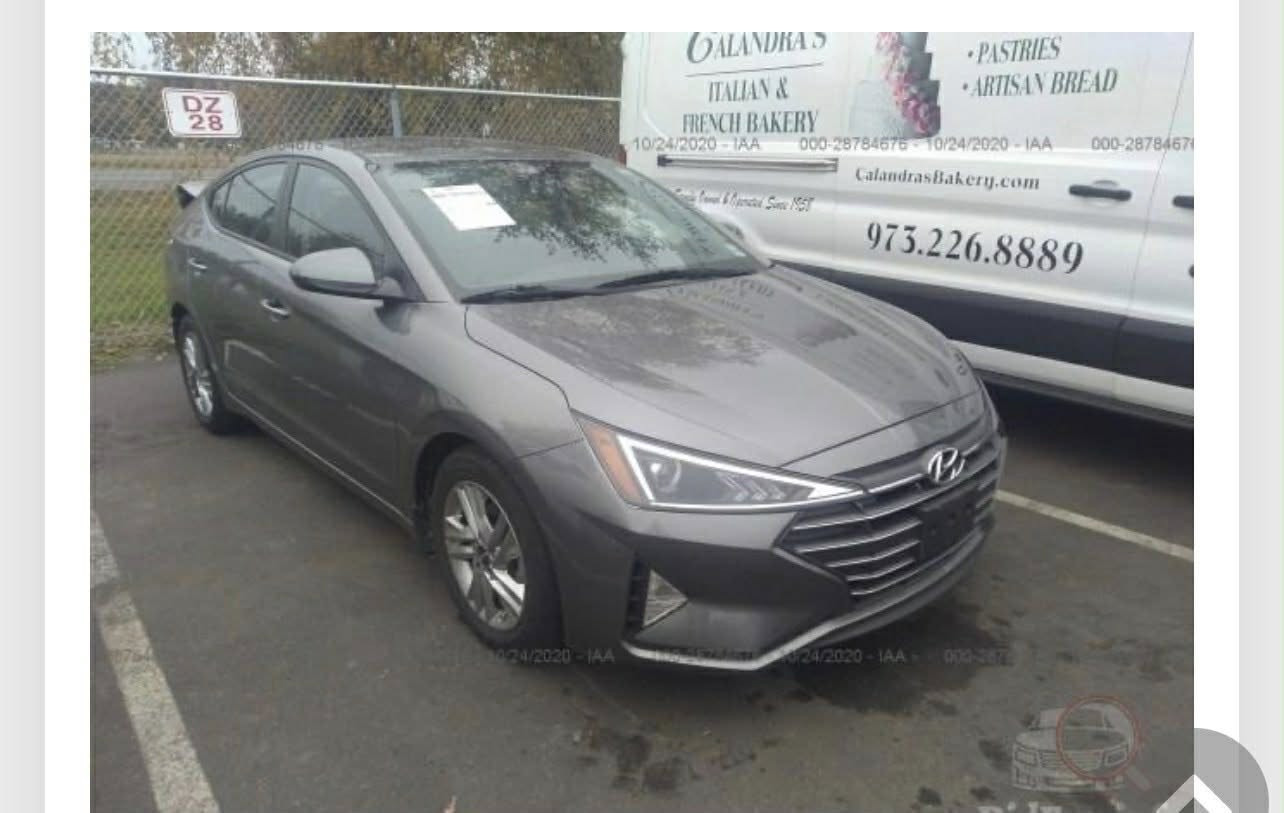 النترا ٢٠٢٠
مواصفات sel 
تحديد مسار رادار 
تبريدها مناخي 
رادار امامي  وخلفي
نقط عمياء 
محرك ٢٠٠٠ دوش
ابل كار بلي اندرويد اوتو منفذ يو اس بي 
تايرات جدد صدر جديد 
ماشية ٥٠ الف ميل 
حادثهة قبق جنطة ومصلح نفسة وصور حادثهة ب امريكا موجودة بجم كبس 
رقم اربيل ب اسمنه تحويل ثاني يوم 
سعرهة ١٤٠ ورقة وبية مجال بسيط 
***********
