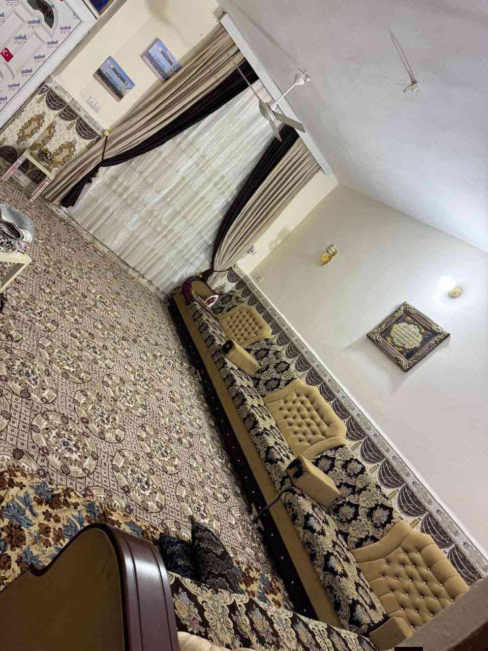 دار سكن للبيع مساحته ٢٠٠م بناء حديث طابو صرف يتكون من غرفتي نوم وأستقبال وصالة ومطبخ وصحيات خارجية وداخلية موقع الدار محافظة ديالى /ناحية كنعان /خلف أعدادية كنعان للبنين للاستفسار الاتصال على الهاتف ***********
