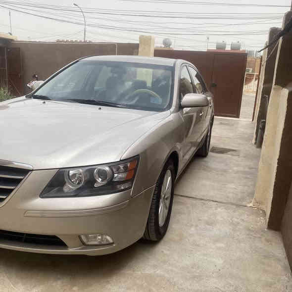 السلام عليكم سوناتا موديل ٢٠٠٩ أمريكي محرك ٢٤٠٠ بيها صبغ جاملغ  خلفي بدون داخل سياره جاهزه محرك كير طخم تايرات صدر تبريد فول مواصفات لمتد سلايت كشن كهرباء داخل صاج شرط حتا الدعاميات بدون صبغ السعر ١١٥$ وبيها مجال شي قليل اذا مقدمه ٨٠$ والباقي بل شهر هم يرهم كلشي بسعرو  للاستفسار *********** مو شراي وادور سوالف لا تتصل
