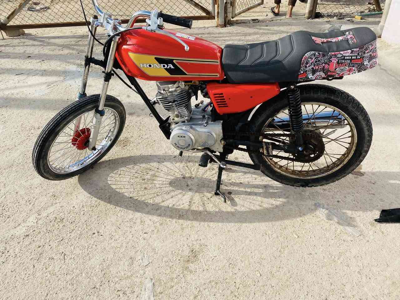 سلام عليكم دراجه لبيع رابيدو ستوه معمره مانقصه أشي أدوات نظيف سعره 450 مكاني بصره 5ميل رقمي ***********
