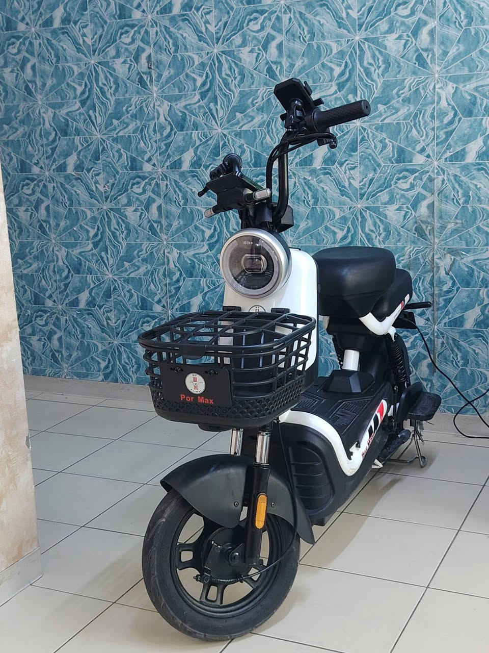 دراجة شحن حجم 14 فول مواصفات وضمان آسبوع سعر الدرجة ب375 آلف وبيهآ مجال التواصل على هاذه ارقم ***********.
