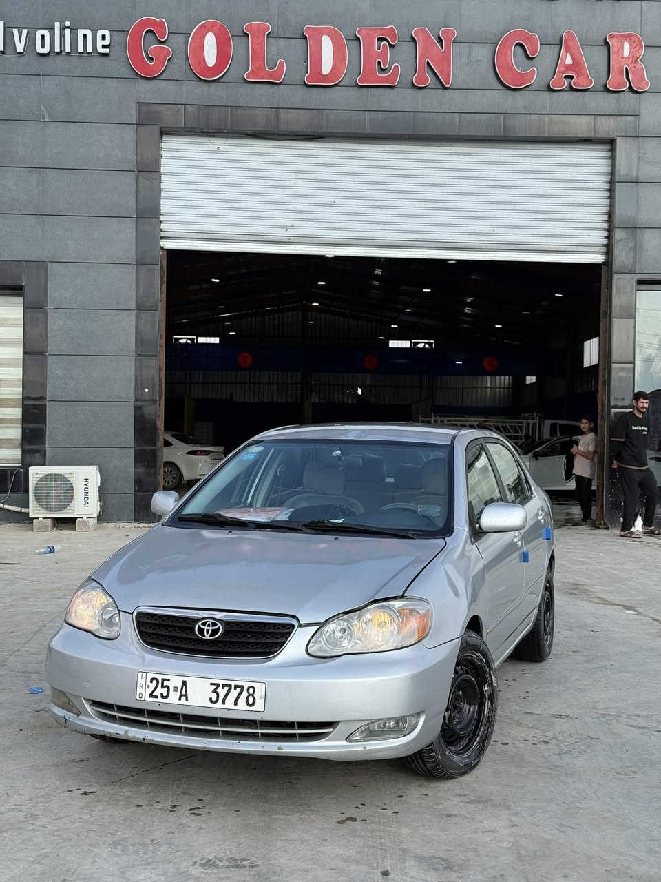 السلام عليكم 

كورلا نحله 
موديل 2005 
للبيع فقط 
سياره مصبوغه عام (جماليه) 
سياره جاهزه اي نقص مابيها 
سعر 85 وبيها مجال 
مكان سياره /بيجي 

***********
