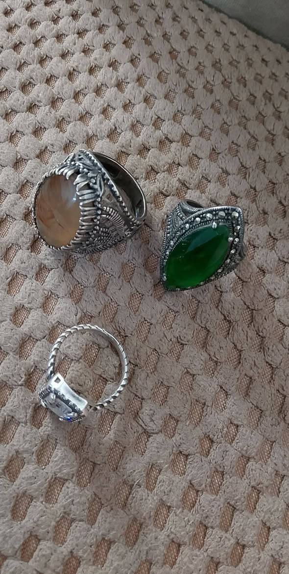 شلعه 60 الف مكاني بغداد التاجي ولحد يسئلني كم غرام لن ماموزنهن بس محبسين حيل ثكال ورجالي حجر عقيق يماني


**إذا كنت صاحب هذا الإعلان وتريد حذفه لأي سبب، رجاءا أرسل رسالة إلى الدعم الفني**