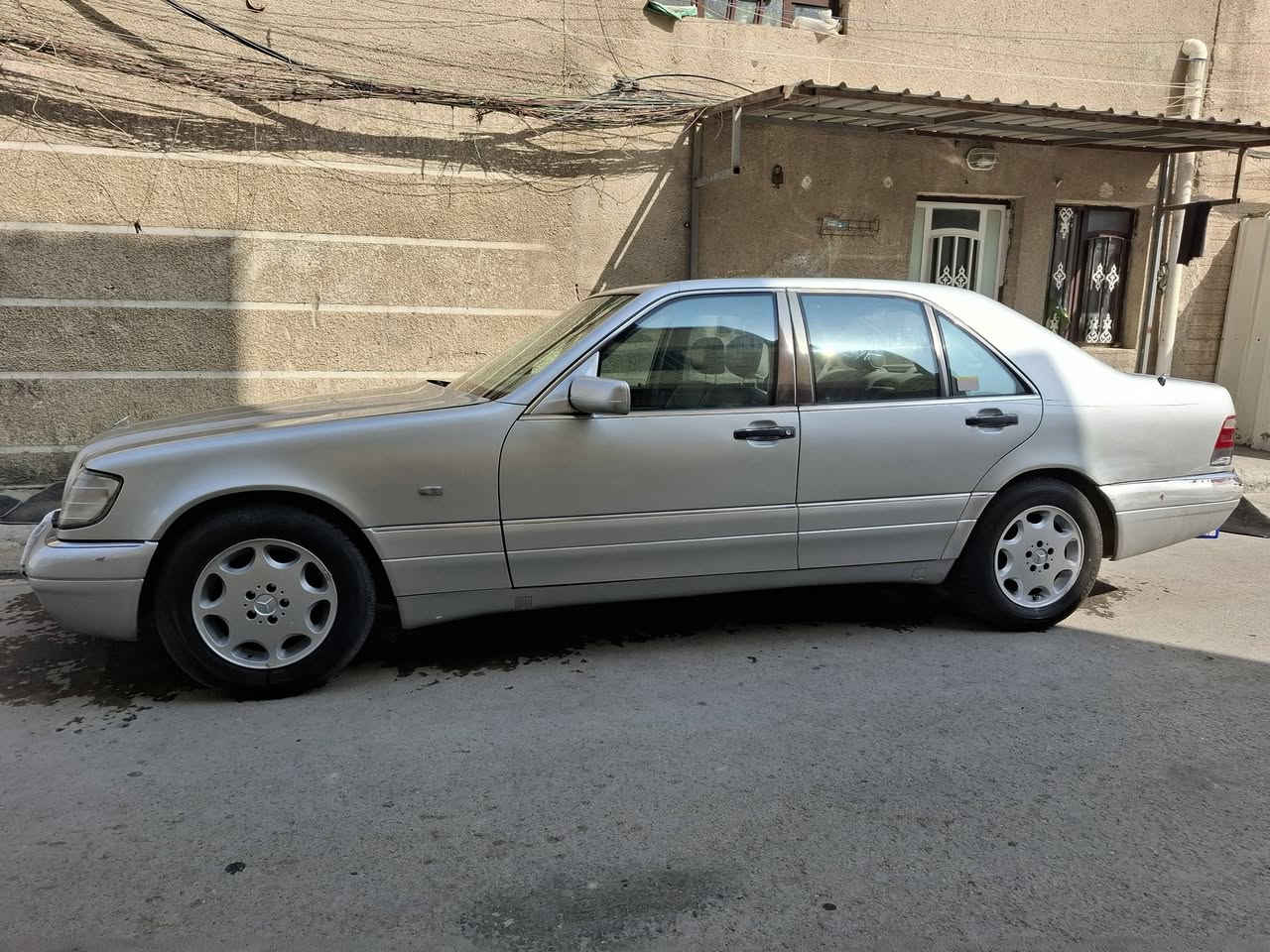 للبيع بدون مراوس مرسيدس شبح w 140 موديل 96 محرك خراطيم S 320 كير D 4 خمس نمر داخل جلد رصاصي كشنات كهرباء ستيرن كهرباء أبواب والصندوق شفط سلايت روف جام مصبوغة عام رقم بغداد أنكليزي السعر 88 $ ورقة وبيها مجال  مكان بغداد الطوبجي ***********
