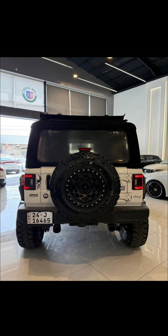 السلام عليكم جيب رانكلر  2021حادث سطحي بدون ايرباك مكفوله السياره كلش حلوه ومصروف عليهه هوايه بيع او مراوس حسب القناعه السعر 29,000
بيهه مجال 
مراوس رياضي 8سلندر ضربه خفيفه او كلين
للاستفسار***********
