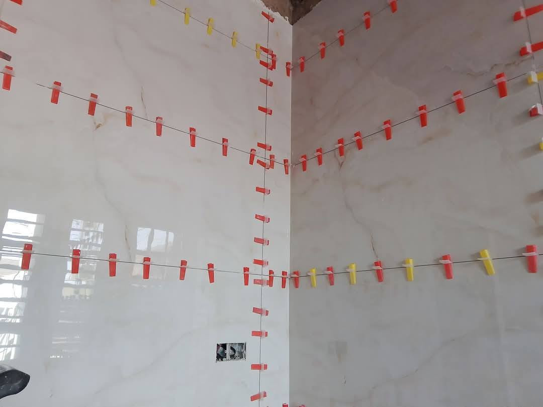 السلام عليكم 
خلفه مرمر بورسلين سيراميك بايات بأشراف هندسي متفرغ حاليٱ للتواصل خاص او على الرقم ***********
مرتضى كشكول
