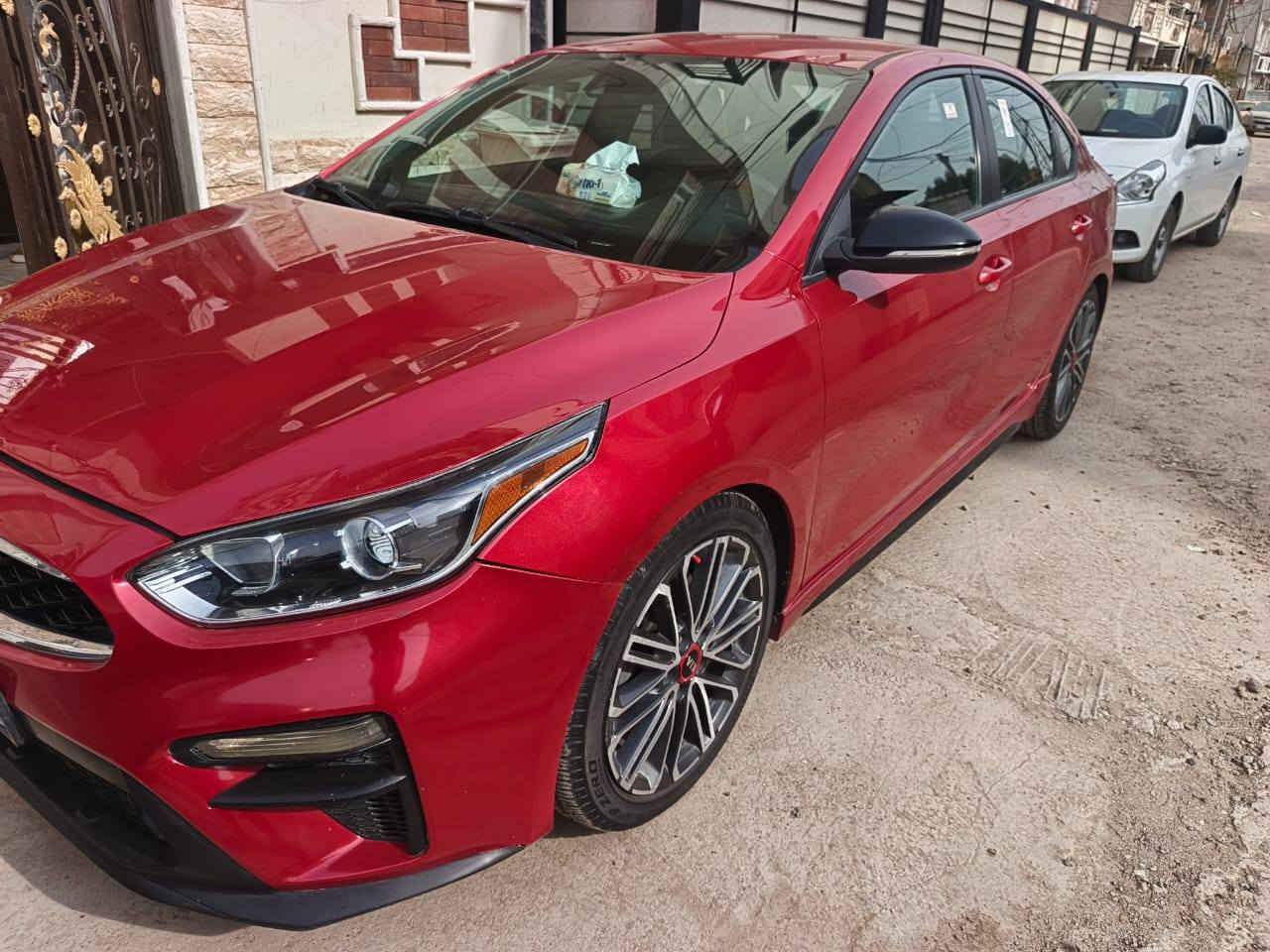 سلام عليكم للبيع كيا فورتي 
موديل 2020 تيربو  
حادث جاملغ او بنيد جي تي لان
السعر 125
عنوان بغداد الغزالية 
***********
