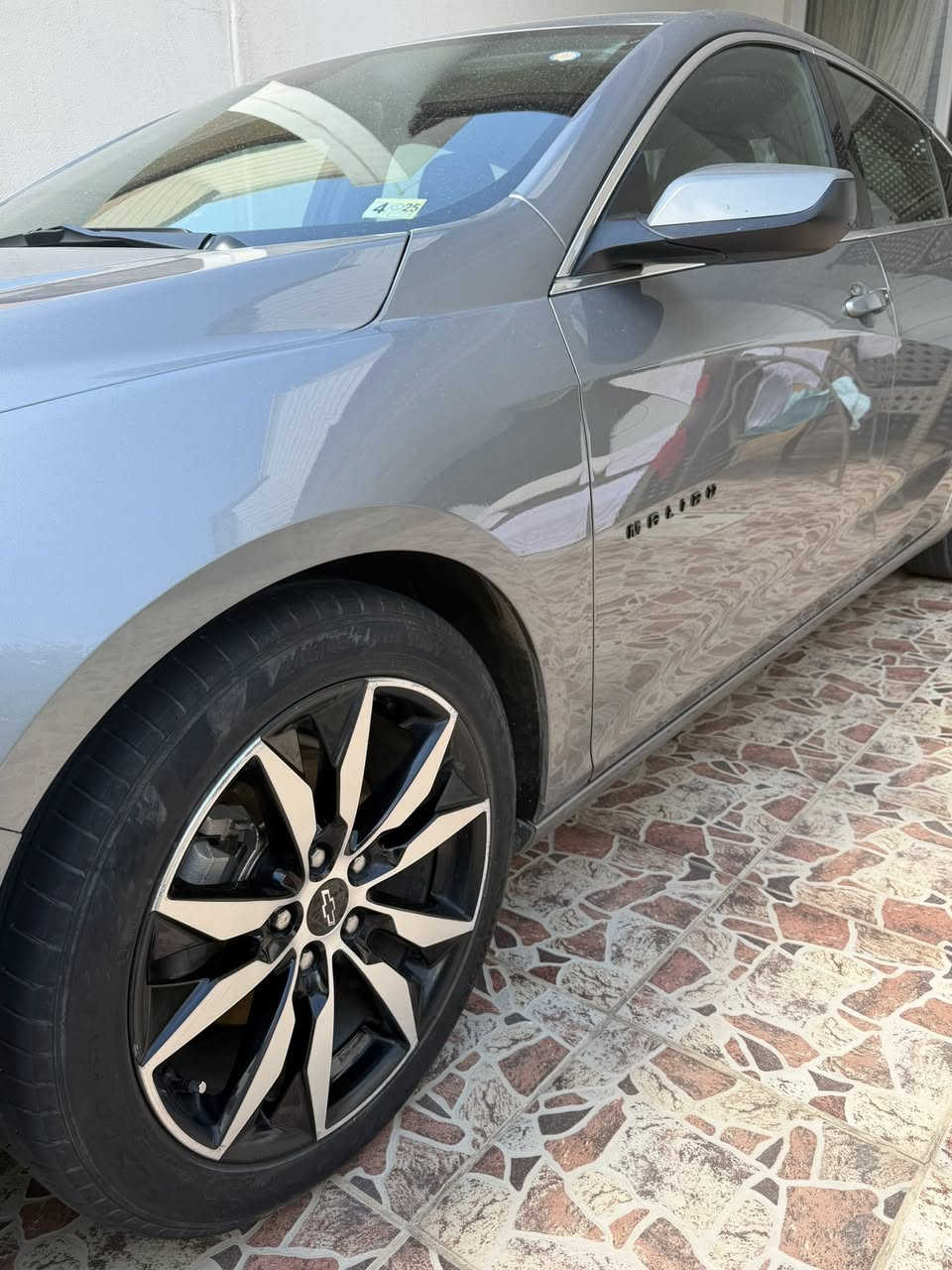 � للبيع شفروليه ماليبو RS موديل 2023 🚘
▪️ اللون: رصاصي
▪️ الفئة: RS
▪️ المحرك: 1.5 تيربو
▪️ ناقل الحركة: أوتوماتيك
▪️ ويلات رياضية RS أصلية
▪️ السيارة نظيفة وجاهزة للاستعمال
▪️ برغي مناقص فقط
▪️ مسويلها ادامه كاملة
▪️ حادثها سابقاً دعامية خلفية مع شوية شغل بالجاملغ الأيمن وتم الإصلاح بصورة جيدة
▪️ لا تحتاج أي مصروف

💰 السعر: 140ورقة
🔄 أو مراوس مع سيارة مناسبة

📍 الموقع: أربيل / بغداد

للاستفسار والمعاينة مراسلة الخاص أو الاتصال.

✅ سيارة مرتبة وجاهزة للاستخدام، والفحص خير دليل.
✅ السعر مناسب مقارنة بالموديل والمواصفات.
✅ للجادين فقط. 🚗�


**إذا كنت صاحب هذا الإعلان وتريد حذفه لأي سبب، رجاءا أرسل رسالة إلى الدعم الفني**
