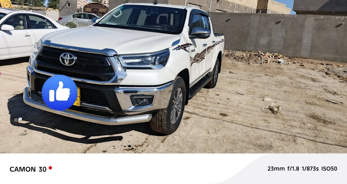 السلام عليكم
تيوتا هايلوكس 2022 سعودي وتماتيك رقم اربيل سنويه مساقطه
مكفوله عد بارد  السعر 310 وبيه مجال 
***********
***********
