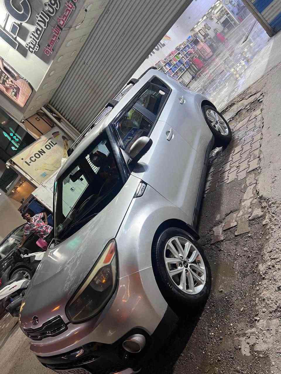 سياره صول موديل 2017 رقم اربيل رقم الجديد محرك 18 
ماشيه 122 وارد امريكي ضربتها جاملغ ولايت من جهة السايق
بيها طخطخات خفيفه مثل ما متوضح بالصوره والله شاهد هاي الصور مال اليوم 
السنويه منتهيه باقي عليها قسط ويتم تسديد القسط بعد البيع مباشرة ويتم تحويلها باسمك مباشرة كلها ع بلادي مابيه اي نقص فقط مشط استيرن بي شك يحتاج تبديل بس مابي الي شي لا يذب دهن ولا بيه اشكال بس بالفحص طلع بيها يحتاج تبديل مابيها اي تبديل باي شي من المكينه الكير المحرك الشغلات الاساسيات كلها بلادي وغرفتها هم نفس ماهي نضيفه وجديده من الداخل وبيها ضربات تم تعديلها ع بارد ب جاملغات ثنينهن السياره مال بيت صاحبتها حاليا مره والسنويه باسم رجال ابو المعرض وهو موجود باي وقت يحولها ماكو اي اشكال والصور هاي مال ضربتها الاساسيه والصوره الثانيه مال هسه شنو بيها مابيها 
والي يجي يريد ياخذلها سونر واذا معجبته اني ادفع فلوس السونر ويبقى السونر اليه اريدها ب 130 وبيها مجال للشراي صدك Colombo, Sri Lanka


**إذا كنت صاحب هذا الإعلان وتريد حذفه لأي سبب، رجاءا أرسل رسالة إلى الدعم الفني**