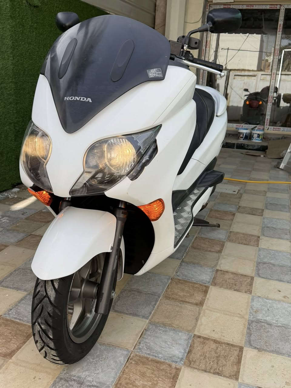 السلام عليكم 
دراجه صفر عشره  0/10 عميه بلاد فول مواصفات رمبه مكفوله كفاله عامه منزله من حجي دندش مسجل شغال اريل ستاند كهربائي ماشيه 23 حقيقي بصمتين وسويچين طوارئ 
الاستفسار الاتصال بالرقم ***********
