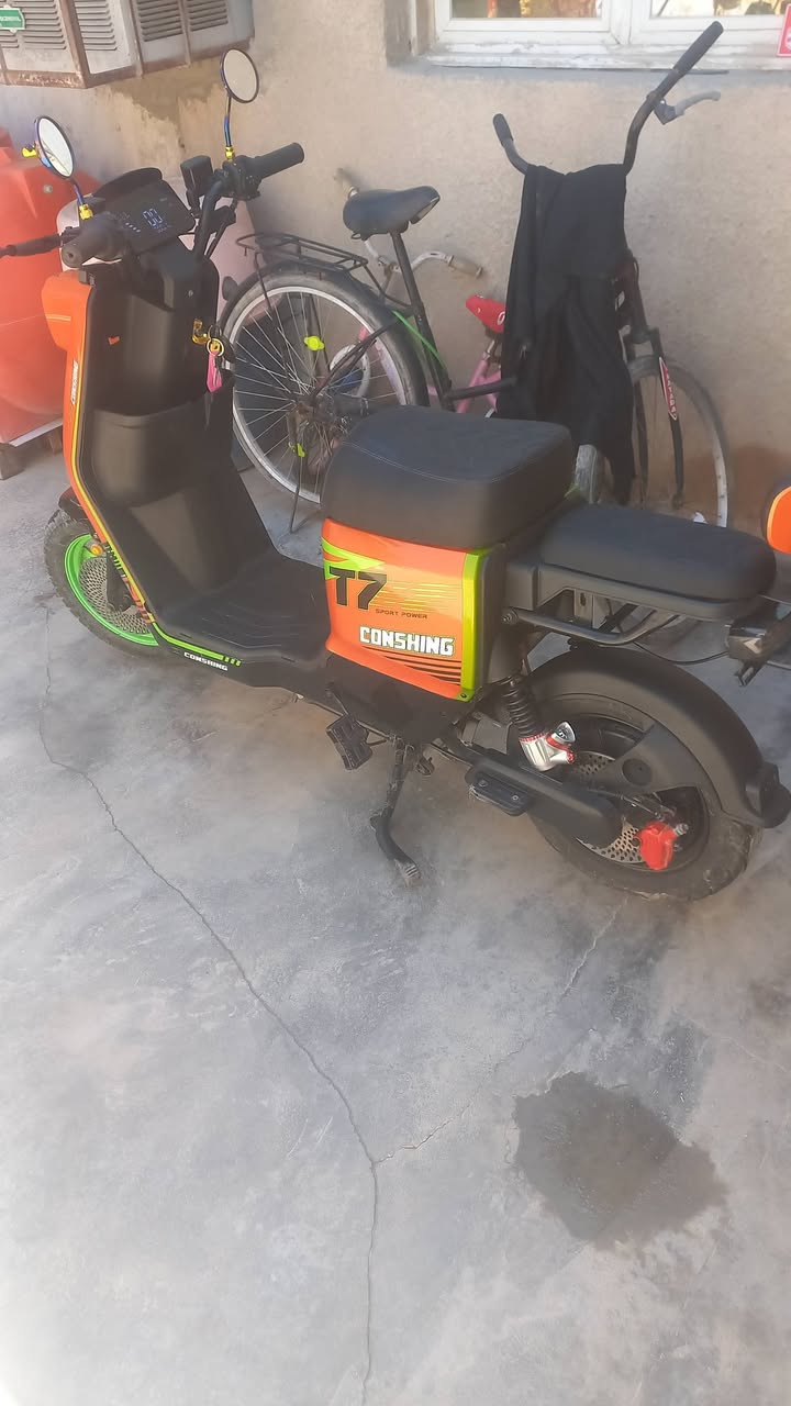 دراجه شحن نضيفه كلش اخت الجديده كلشي شغل بيه كفاله السعر ٥٥٠ اوبيه مجال قليل مكلف بلنشر اتصل ع ***********
