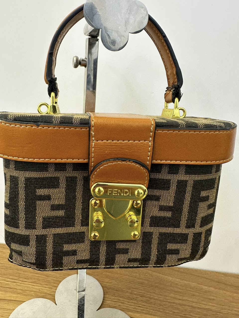 فندي كود 

@highlight


**إذا كنت صاحب هذا الإعلان وتريد حذفه لأي سبب، رجاءا أرسل رسالة إلى الدعم الفني**