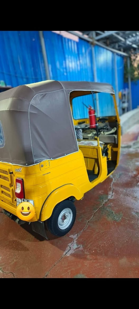 السلام عليكم تك تك للبيع موديل 20 شهر 11 نضيفة رقم انكليزي بغداد بسمي شرط التحويل العنوان بغداد الحبيبية السعر 7 وبيهه مجال ***********
