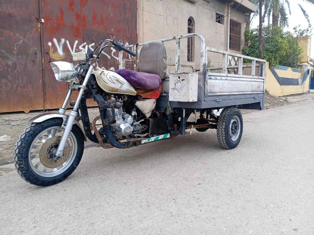 السلام عليكم ستوته موديل 2010 البيع خبر من الله بدون اوراق العنوان تقاطع الساده السعر 700الف وبيها مجال ***********
