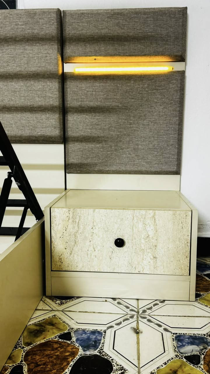 غرفة نوم تركيه 10 قطع مامستخدمه أبـد 
جديدة النظافة 100‎%‎ صارلها يومين مشتريها 
السعر 750 الف


**إذا كنت صاحب هذا الإعلان وتريد حذفه لأي سبب، رجاءا أرسل رسالة إلى الدعم الفني**