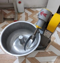 مكلف بنشر عجانه نضيفه للبيع حجم وسط  ‏‪07712418687‬‏