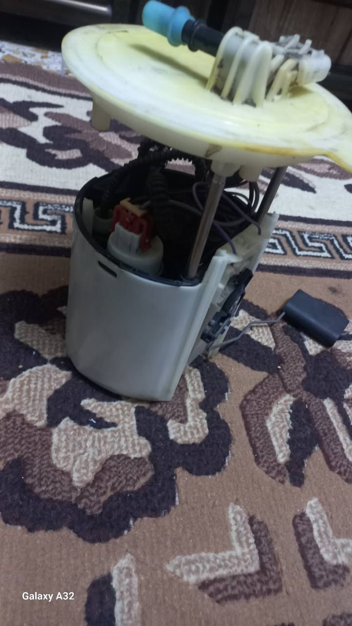 السلام عليكم ...عبوه جيب موبر الأصلي وكاله قبق الأصفر شغاله فول طوافه كهربائيات فلتر جديد بس الفيت بم ضعيف الي تفيده يقيم وياخذه .***********
