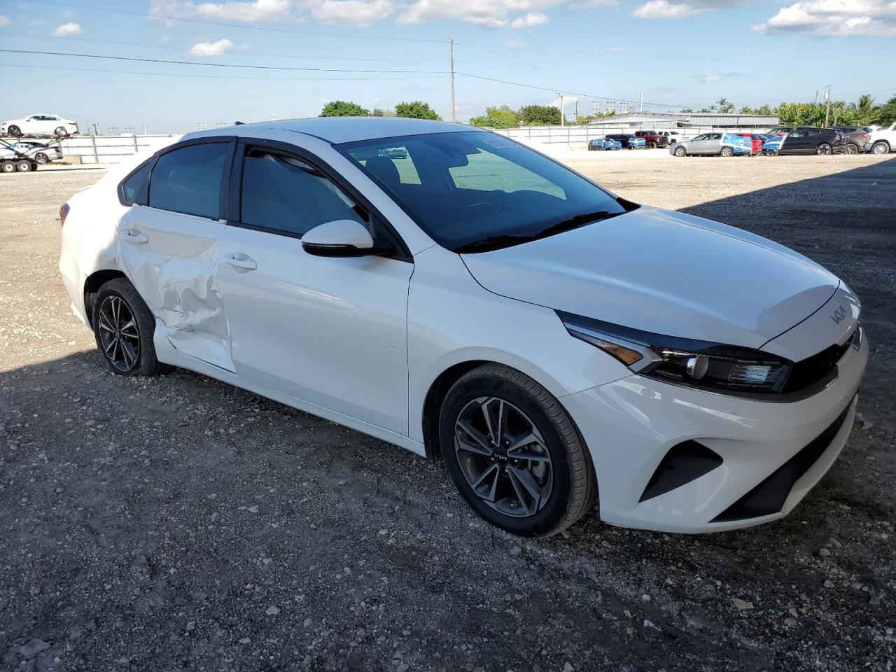 كما عودناكم  شركة نجوم الجزيرة على المزادات الأمريكية ويأقل الأسعار وأسرع وقت ممكن
2024 KIA FORTE LX
الضرر، تخريب (Vandalism) كما موضح في الصور 
 عداد المسافة، 219,979الف ميل(فعلي)
حالة السيارة: تشتغل حجم المحرك: 4 1.6L سلندر )بنزين
 رقم الشاصي: 3KPF24AD0RE707245
 تأريخ المزاد، الاثنين 2025/12/29مساء بتوقيت العراق
موقع الشركة : القبلة جسر المعارض  قرب شركة ام جي  / شركة نجوم الجزيرة 
رقم هاتف المزادات : ***********
